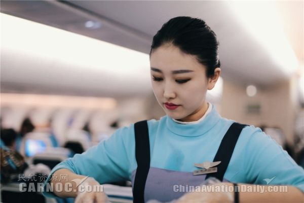 這種Style的空姐表情,你絕對(duì)沒看過!