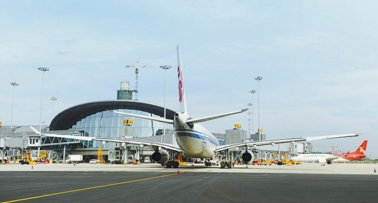 成都機場將改擴建 新增50個停機位3個登機口391479_ 成都機場將改擴建 新增50個停機位3個登機口